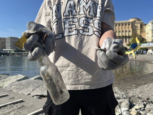 Dai giardini dell’ex Albergo dei Poveri a Villetta Di Negro, volontari Legambiente in campo contro i rifiuti abbandonati Dai giardini dell’ex Albergo dei Poveri a Villetta Di Negro, volontari Legambiente in campo contro i rifiuti abbandonati