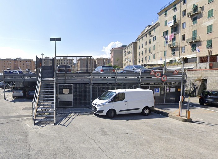 Nuova raccolta firme e petizione del Comitato di Certosa: “Dal crollo del Ponte la zona è soffocata dal traffico e priva di posteggi” Nuova raccolta firme e petizione del Comitato di Certosa: “Dal crollo del Ponte la zona è soffocata dal traffico e priva di posteggi”