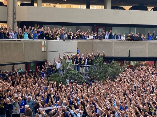 “Se non la vendi, ti massacriamo”: la rabbia dei tifosi contro Ferrero