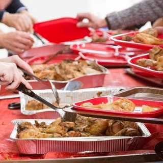 Dieci anni della mensa di Sant’Egidio a Genova: “Uscire dalla povertà non è impossibile”