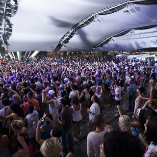 Le superstar del ballo latino in campo per le famiglie colpite dal crollo del ponte Morandi