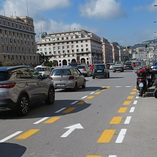"Automobilisti e Motociclisti genovesi" contro il ritorno delle piste ciclabili in viale Brigate Partigiane