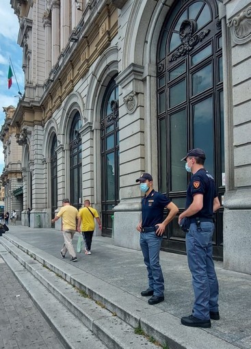 Ricercato da quattro anni viene identificato alla stazione di Genova Brignole. Arrestato 30enne Ricercato da quattro anni viene identificato alla stazione di Genova Brignole. Arrestato 30enne