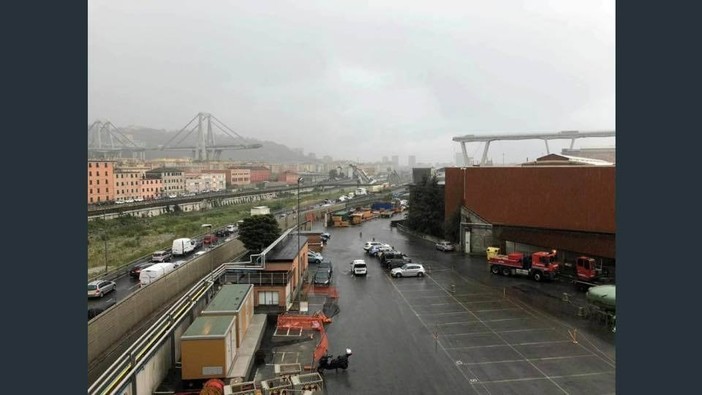 Crollo ponte, 'zona rossa': incertezza per la collocazione delle aziende