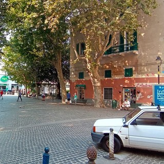 Piazza Lerda, uno dei punti più critici della delegazione di Voltri Piazza Lerda, uno dei punti più critici della delegazione di Voltri