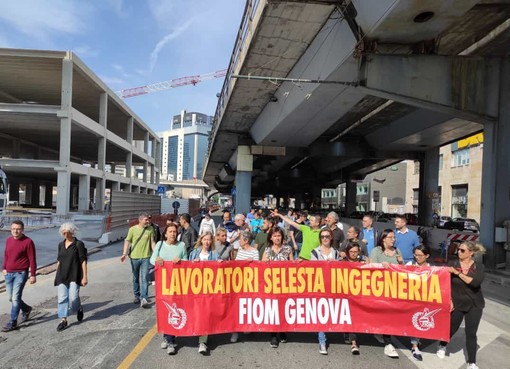 Protesta del personale di Selesta Ingegneria, corteo in corso in zona WTC a Sampierdarena