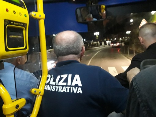 A Sestri Levante multe per gli "scrocconi" della Silent Disco A Sestri Levante multe per gli "scrocconi" della Silent Disco