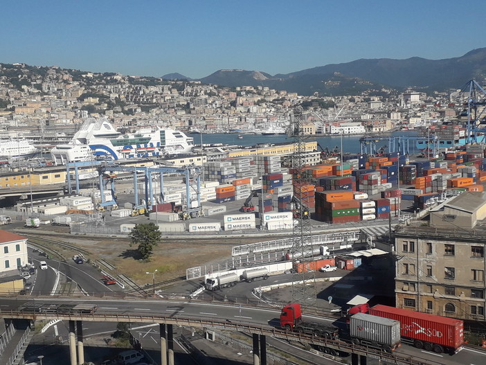 Porto: sequestrate 10 tonnellate di prodotti contraffatti