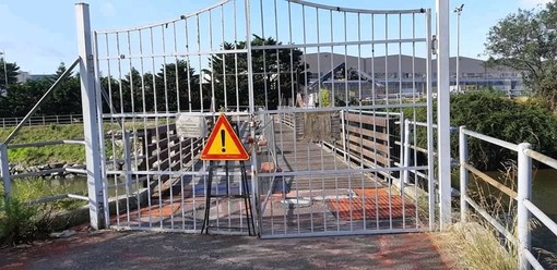 Pra’, il mistero della Fascia di Rispetto sempre chiusa (senza una spiegazione) Pra’, il mistero della Fascia di Rispetto sempre chiusa (senza una spiegazione)