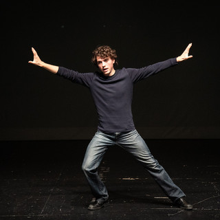 “La traiettoria calante”, il Morandi diventa teatro civile e arriva a Tursi il 13 agosto “La traiettoria calante”, il Morandi diventa teatro civile e arriva a Tursi il 13 agosto