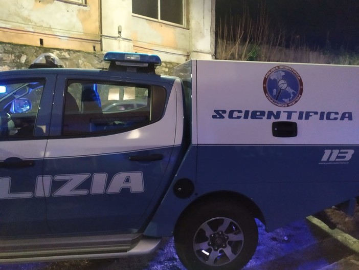 Pra’, ritrovato un cadavere nel rio Branega: indagini in corso per identificare la vittima