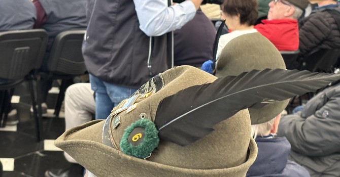 Adunata Alpini, scattano i divieti: scuole chiuse e parchi sbarrati per l'invasione delle Penne Nere