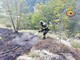 Bogliasco: bosco va a fuoco, i pompieri spengono a mano l'incendio