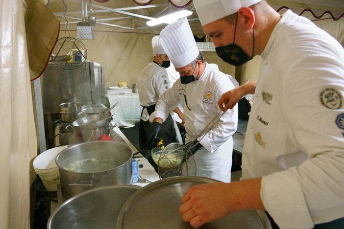 “Parma incontra Genova”: cena solidale per un nuovo capitolo della collaborazione fra le due città [FOTO]