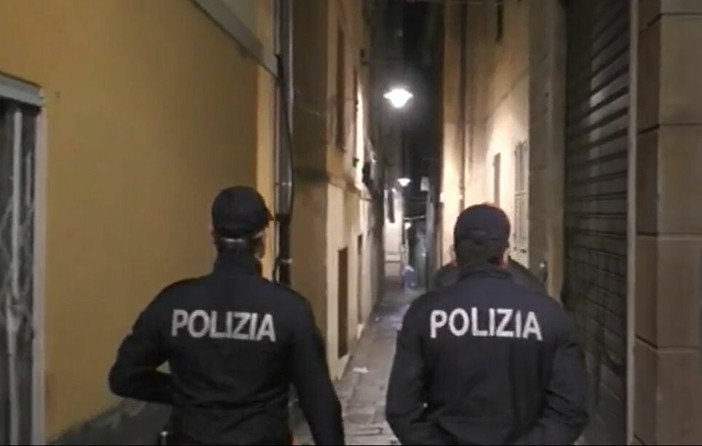Controlli anticrimine nel centro storico: 60 persone identificate e droga sequestrata