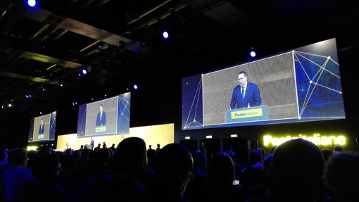 Poste Italiane porta nei piccoli Comuni i nuovi servizi concordati con Uncem: tesorerie comunali, Postamat, wi-fi e postino telematico Poste Italiane porta nei piccoli Comuni i nuovi servizi concordati con Uncem: tesorerie comunali, Postamat, wi-fi e postino telematico