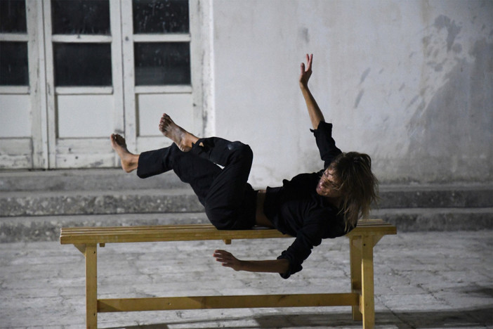 “Prop. Performance sull’alterità”, al Teatro Acropolis uno spettacolo dedicato al corpo