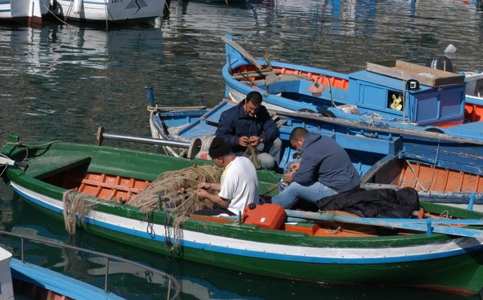 La denuncia della Cgil: &quot;Pescatori stagionali dimenticati dai benefici del 'Cura Italia'&quot;