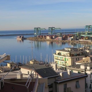 Ponente in rivolta contro l’ipotesi di costruire i cassoni della nuova diga foranea a Pra’