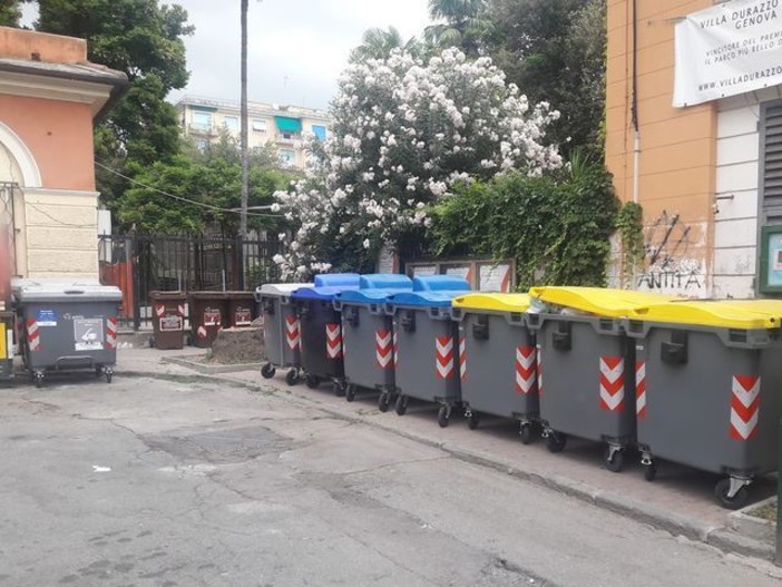 Pegli, caso bidoni e panchine rimosse: il Comune studia dei correttivi Pegli, caso bidoni e panchine rimosse: il Comune studia dei correttivi