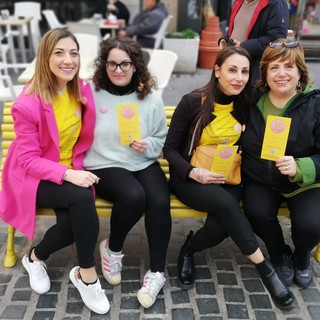 Voltri, in piazza Lerda arriva la panchina gialla per sensibilizzare sull’endometriosi