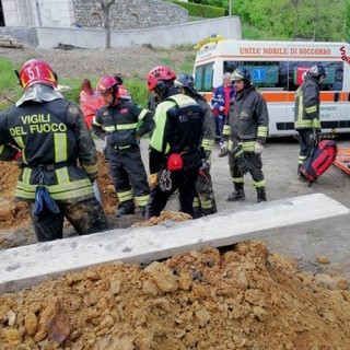Chiavari: frana la terra, operaio sepolto e liberato dai pompieri