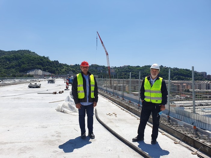 Ponte di Genova, Toti: "Una grande emozione e un momento storico camminare per la prima volta sul ponte” [FOTO]