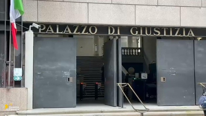 Prima volta in Italia: il Csm sanziona un magistrato per un'intervista. Il caso parte da Genova Prima volta in Italia: il Csm sanziona un magistrato per un'intervista. Il caso parte da Genova