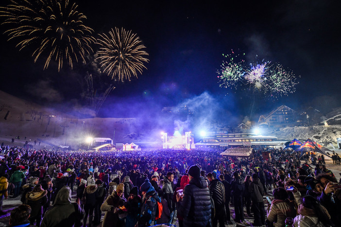 Una folla immensa in conca per festeggiare Capodanno