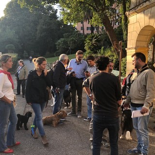 Castelletto: la protesta per l'area cani a Villa Gruber non si ferma