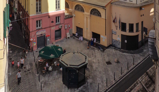 Lite tra giovani in centro storico, ventiduenne incinta accoltellata Lite tra giovani in centro storico, ventiduenne incinta accoltellata
