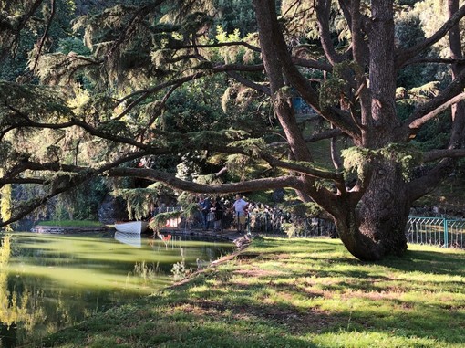 Pegli, all’alba di Ferragosto il Parco di Villa Durazzo Pallavicini si svela: passeggiata e colazione tra mosaici e vetrate
