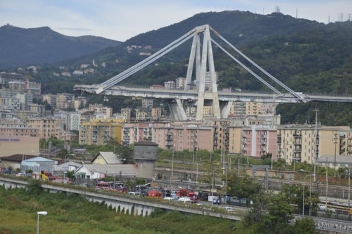 Home di Google listata a lutto per funerali vittime Ponte Morandi