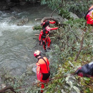 Maltempo, Arenzano: pompieri al lavoro sul rio Cantarena