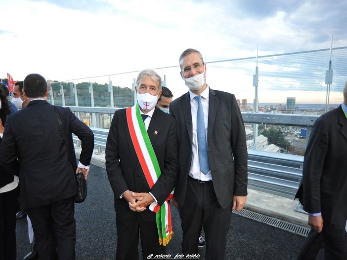 Pietro Piciocchi con il Sindaco di Genova Bucci (foto facebook)