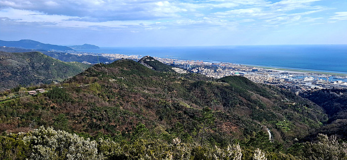 Foto Facebook Associazione Amici del Chiaravagna - Paesaggio Monte Gazzo
