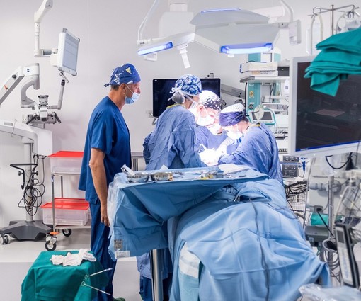 Operazione 'da manuale' al San Martino: e la Clinica Otorinolaringoiatrica finisce in streaming mondiale