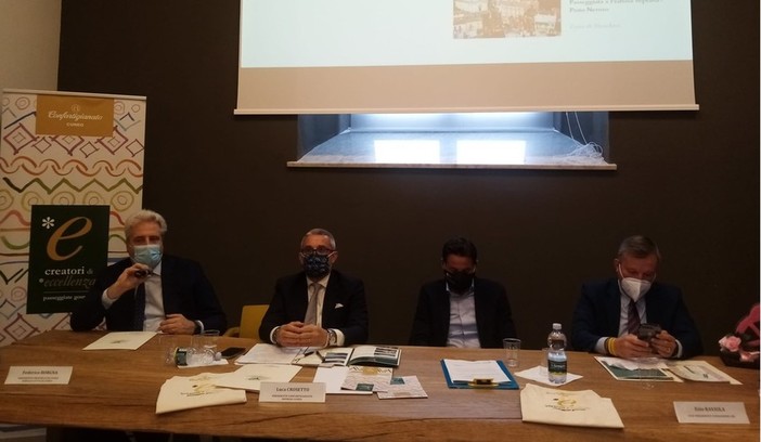 Passeggiate Gourmet - Creatori di Eccellenza: Confartigianato Imprese Cuneo valorizza le bellezze paesaggistiche e gastronomiche del territorio (VIDEO) Passeggiate Gourmet - Creatori di Eccellenza: Confartigianato Imprese Cuneo valorizza le bellezze paesaggistiche e gastronomiche del territorio (VIDEO)