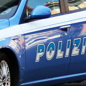 Via XX Settembre, un 19enne tenta il furto rompendo le placche antitaccheggio per rubare magliette, denunciato