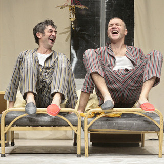 Sabato a teatro, il 26 alla Sala Mercato va in scena Pigiami