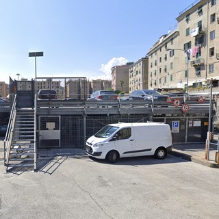 Nuova raccolta firme e petizione del Comitato di Certosa: “Dal crollo del Ponte la zona è soffocata dal traffico e priva di posteggi”