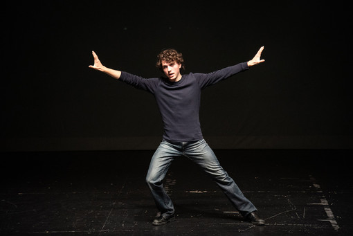 “La traiettoria calante”, il Morandi diventa teatro civile e arriva a Tursi il 13 agosto “La traiettoria calante”, il Morandi diventa teatro civile e arriva a Tursi il 13 agosto