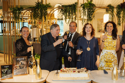 Il Gin Bottega per gli 80 anni della Sandrelli Il Gin Bottega per gli 80 anni della Sandrelli