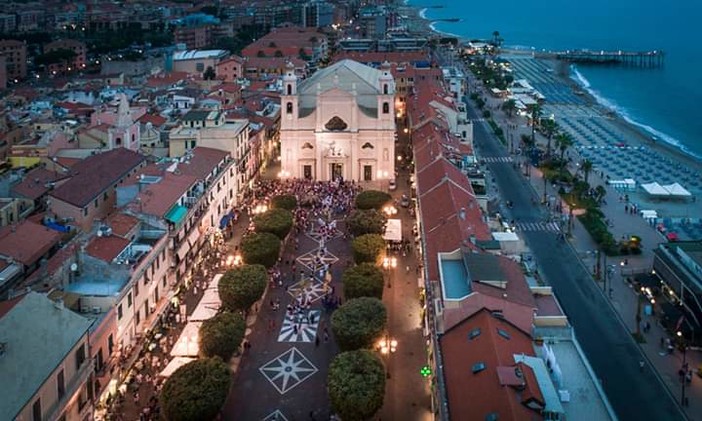 Cena in albergo per aggirare il Dpcm anti-Covid: succede anche nel Savonese Cena in albergo per aggirare il Dpcm anti-Covid: succede anche nel Savonese