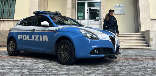 Blitz della Polizia nel Ponente genovese: arrestato un 31enne e denunciati tre giovani Blitz della Polizia nel Ponente genovese: arrestato un 31enne e denunciati tre giovani