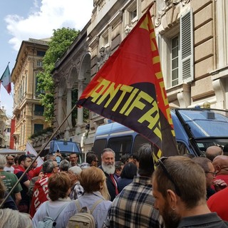 Commemorazione Salò, la reazione di Genova Antifascista: "Si dimetta chi non rispetta la Costituzione Repubblicana" Commemorazione Salò, la reazione di Genova Antifascista: "Si dimetta chi non rispetta la Costituzione Repubblicana"