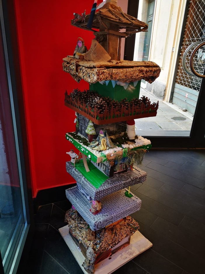 “Un presepe senza sprechi”: ha vinto quello verticale della scuola San Paolo