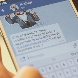 Scuola: "Facciamo lezione sulla chat di Telegram"