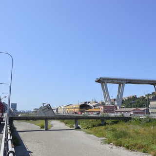 Occupy Albaro, si mangia in piazza per raccogliere fondi a favore degli sfollati di Voltri