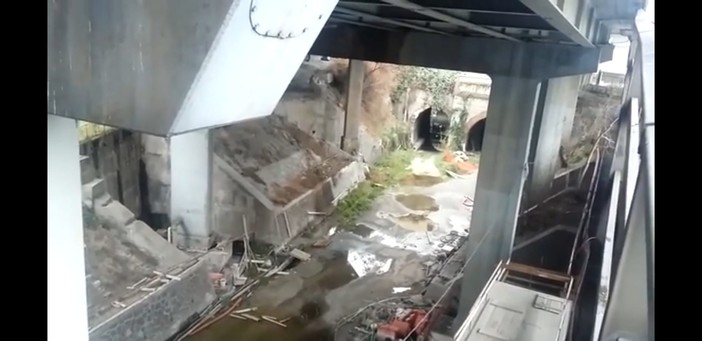 Via Ardoino e via dei Landi tra timori di smottamento, scolmatore tombato e reti di cantiere presenti da due anni